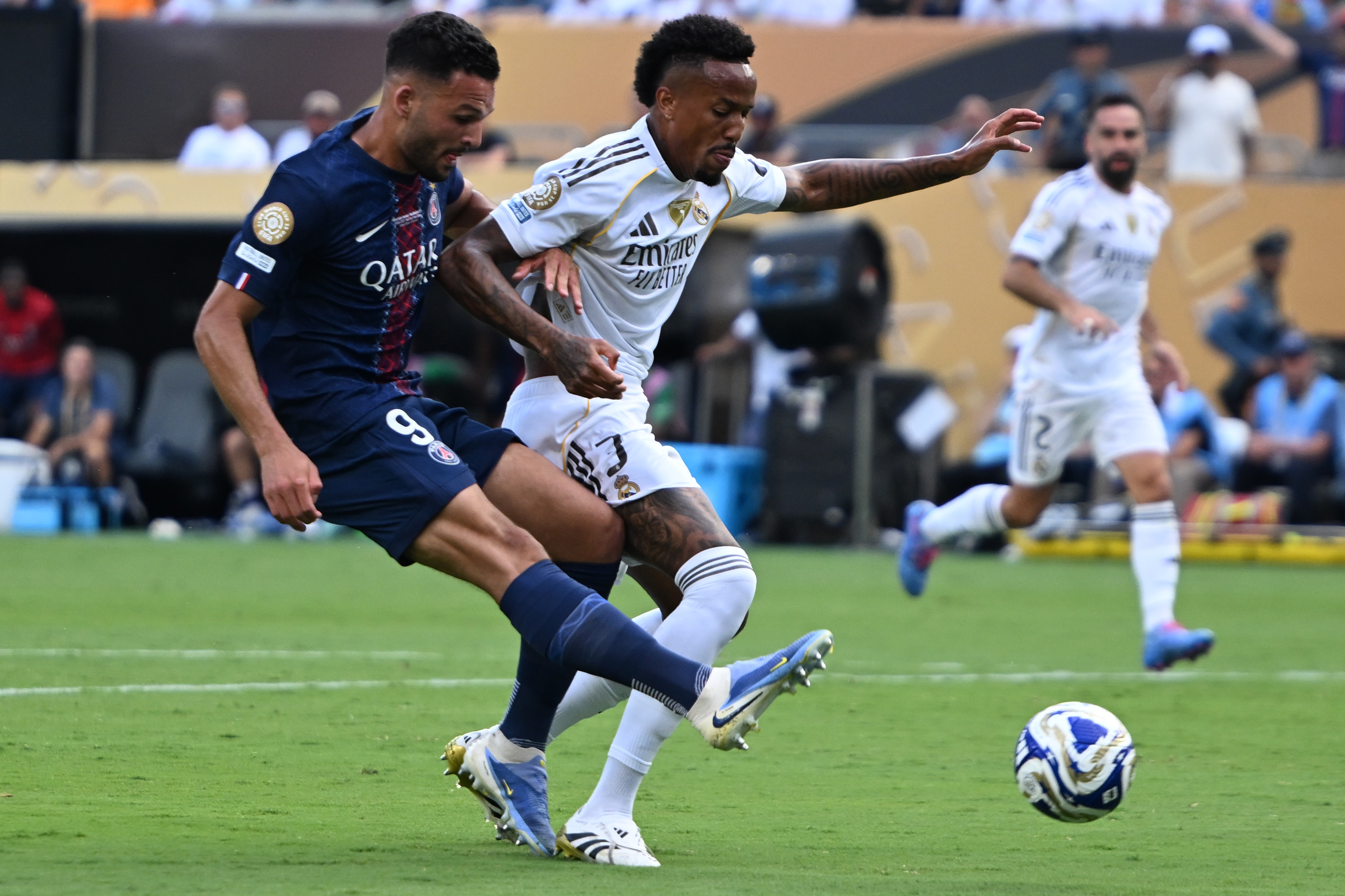 JNH金年会-包含意大利杯赛程吃紧；巴黎圣日耳曼冲刺阶段迎来里程碑；信心回归；年轻球员得到机会的词条