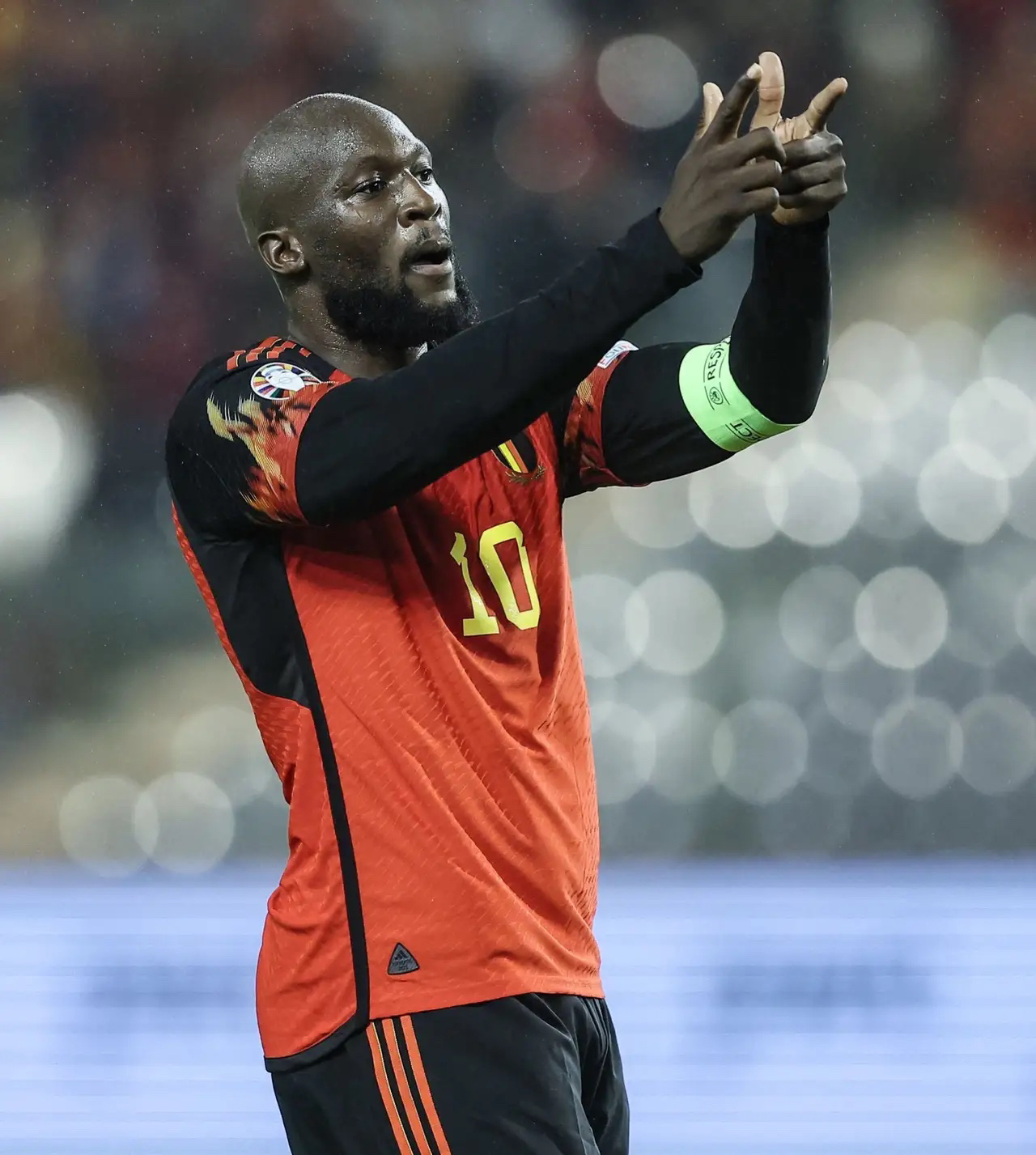 共享体育盛会-关于国际比赛日AC米兰调整名单以备西甲，遗憾出局环节打磨，质疑声仍在，控场能力受关注的信息