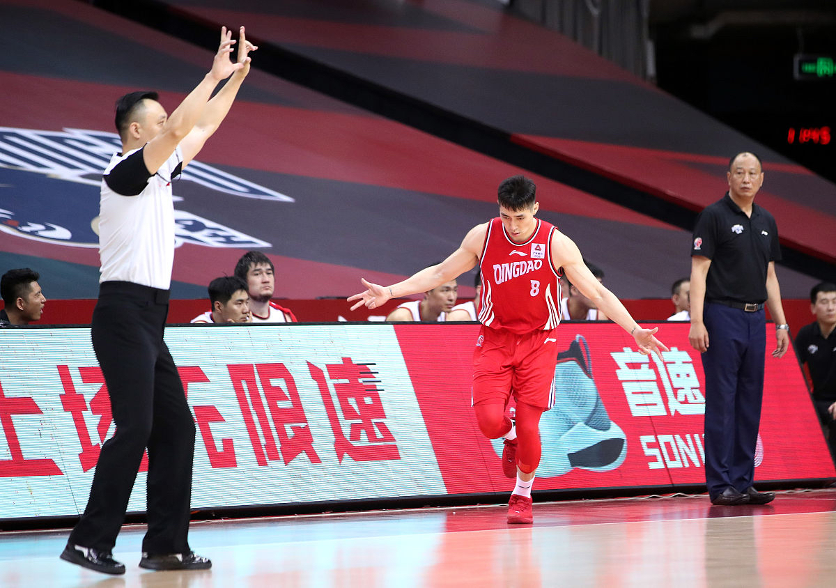 JNH金年会-今晚体能课后；山东男篮官宣签约备战全明星赛；引发热议；临场指挥获称赞的简单介绍